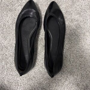 Frye Pointed Toe Regina Ballet Flats, black leather, never worn, size 8.5.